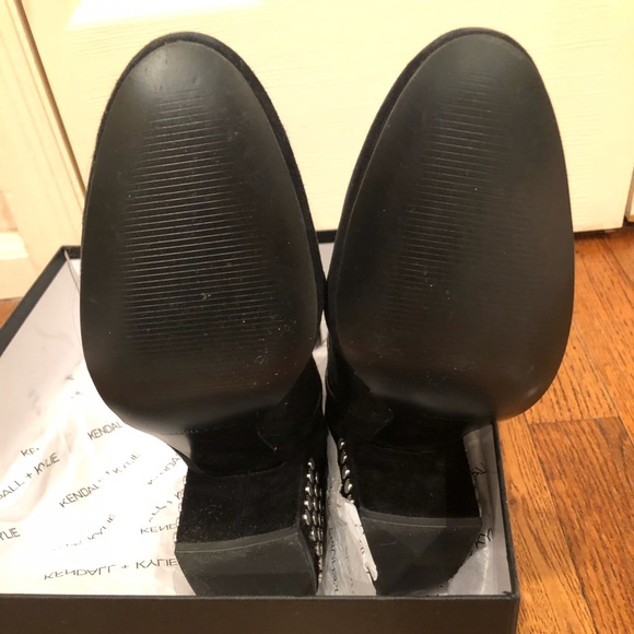 KENDALL AND KYLIE BLK SDE STUD HEEL BOOTIES SZ 10 - Picture 7 of 8